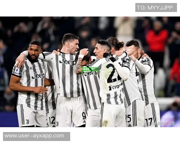 尤文图斯和多特蒙德关注拜仁18岁边锋利奇纳合同明夏到期情况